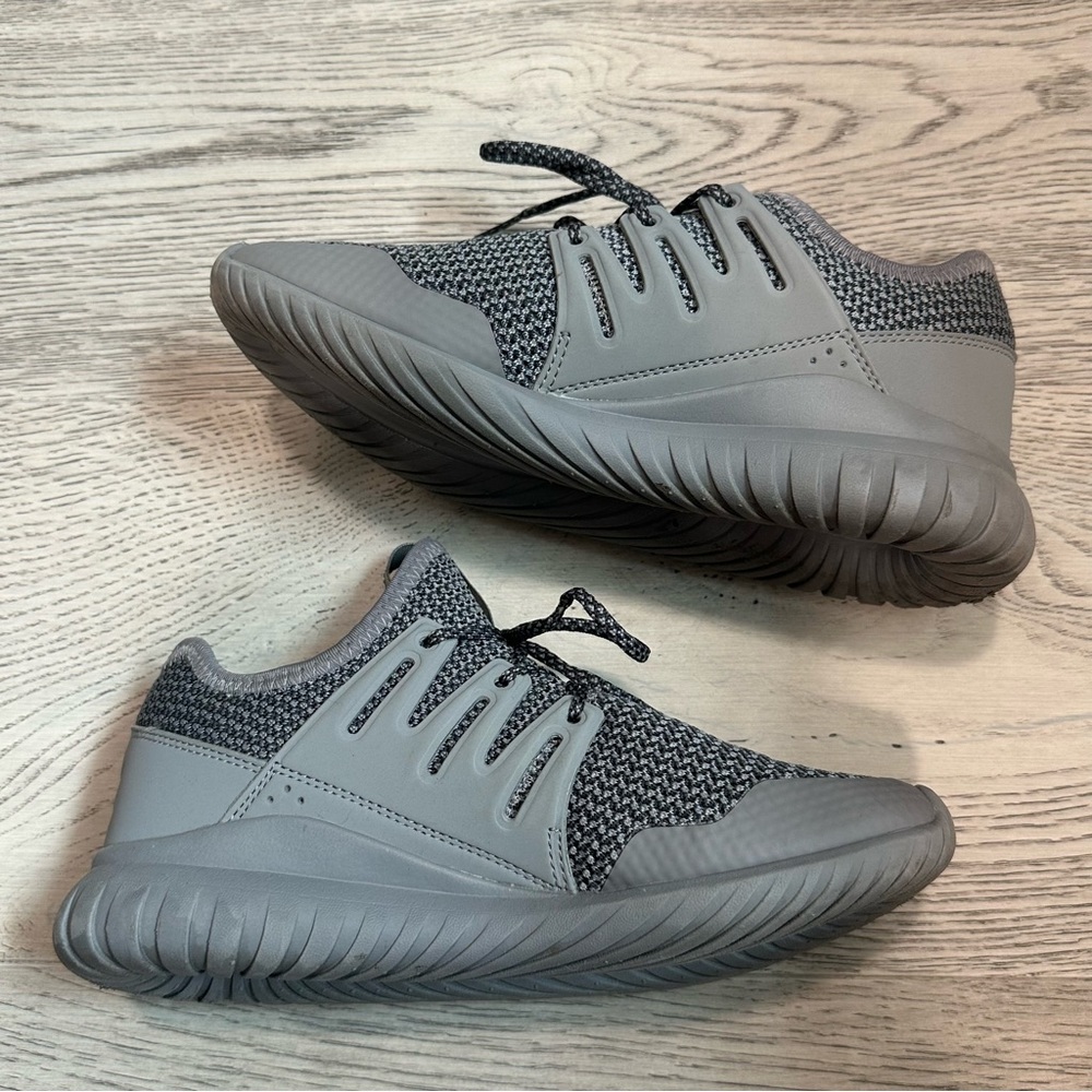Adidas Originals Tubular Radial Grey (big kid 4y, women’s equivalent 5.5)